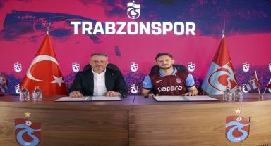 Trabzonspor, Mustafa Eskihellaç için imza töreni düzenledi