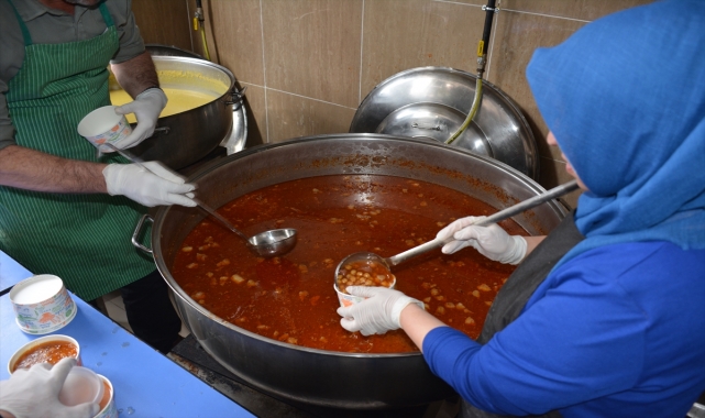 Başçiftlik Belediyesi ramazanda 500 aileye sıcak yemek dağıtıyor