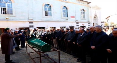 Bereketzade Camisi'nin emekli imam hatibi Yağcıoğlu son yolculuğuna uğurlandı