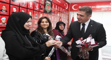 Düzce'de 8 Mart Dünya Kadınlar Günü kutlandı