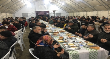 Espiye Belediyesi'nin ramazan çadırında ilk iftar yapıldı