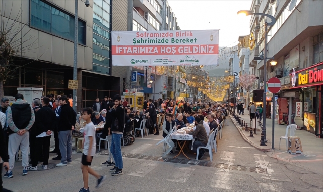 Karabük Belediyesi iftar programı düzenledi