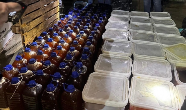 Karadeniz'deki balıkçı teknesinde 1 ton 240 kilogram kaçak bal ele geçirildi