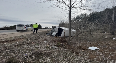 Kastamonu'da devrilen minibüsteki 3 kişi yaralandı