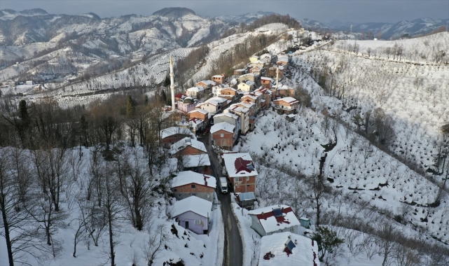 Ordu ile Samsun sınırındaki cadde üzerinde oruçlarını aynı anda açtılar