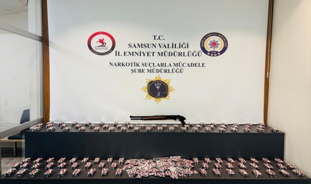 Samsun'da çay ocağında uyuşturucu satan 2 şüpheli yakalandı
