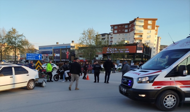 Boyabat’ta motosikletle otomobilin çarpıştığı kazada bir kişi yaralandı