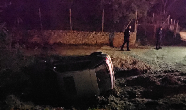 Çorum'da devrilen otomobilin sürücüsü yaralandı
