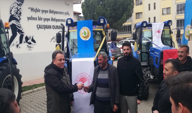 Hanönü’de ORKÖY projesi kapsamında Vatandaşlara Traktör Desteği Verildi.