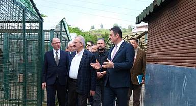 İÇİŞLERİ BAKAN YARDIMCISI  KARALOĞLU, HAYVAN BARINAĞI VE HAYVANAT BAHÇESİNİ ZİYARET ETTİ 