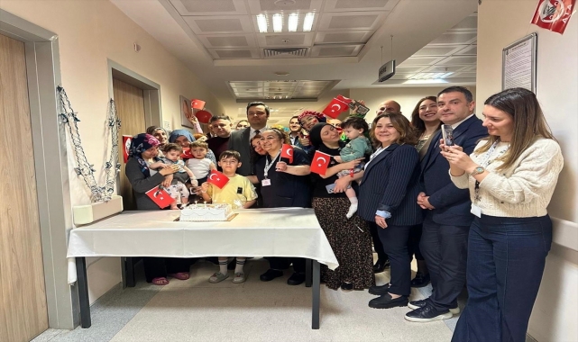 Samsun'da hastanede tedavi gören çocuklara 23 Nisan sürprizi