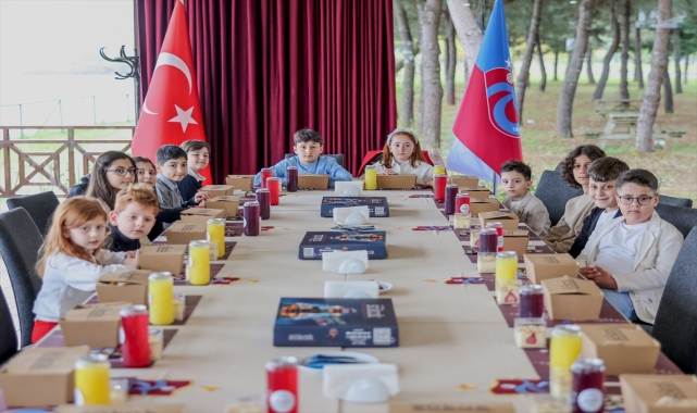 Trabzonspor, 23 Nisan Ulusal Egemenlik ve Çocuk Bayramı'nda çocukları ağırladı