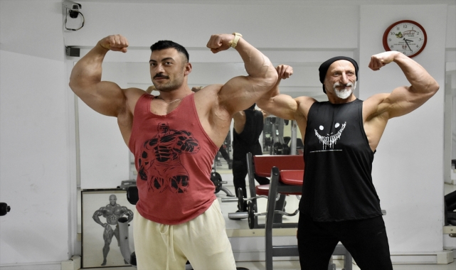 Vücut geliştirme sporcusu, öğrencisiyle uluslararası başarıya odaklandı