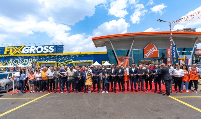 Koçtaş ve Fixgross, Ankara Eryaman'da hizmete açıldı