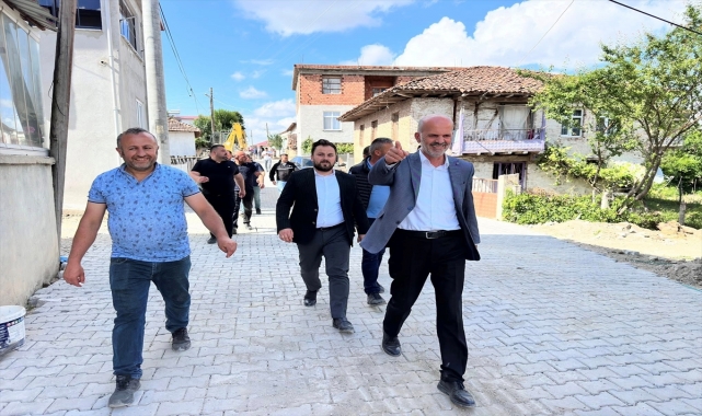 Ladik'te kırsal mahallelere parke taşı döşeniyor
