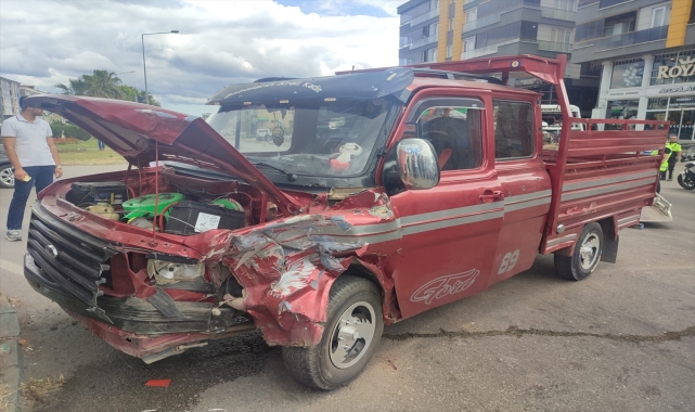 Samsun'da otomobille kamyonetin çarpıştığı kazada 3 kişi yaralandı