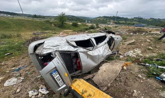 Samsun'da şarampole devrilen otomobildeki 4 kişi yaralandı