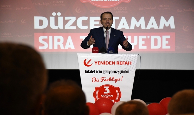 Yeniden Refah Partisi Genel Başkanı Erbakan, partisinin Düzce 3. Olağan Kongresi'ne katıldı