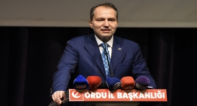 Yeniden Refah Partisi Genel Başkanı Erbakan, partisinin Ordu kongresinde konuştu: