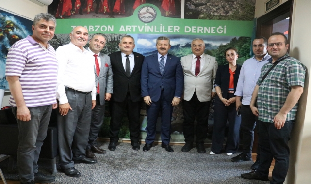 Artvin Valisi Ergün'den Trabzon Artvinliler Derneği'ne ziyaret