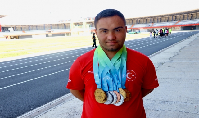 Baba acısıyla başladığı atletizmde madalyalara koşuyor