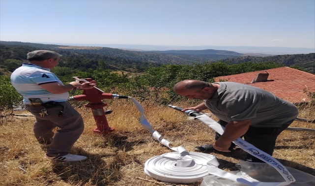 Çorum'da yangın riski bulunan köylere yangın hortumu dağıtılıyor