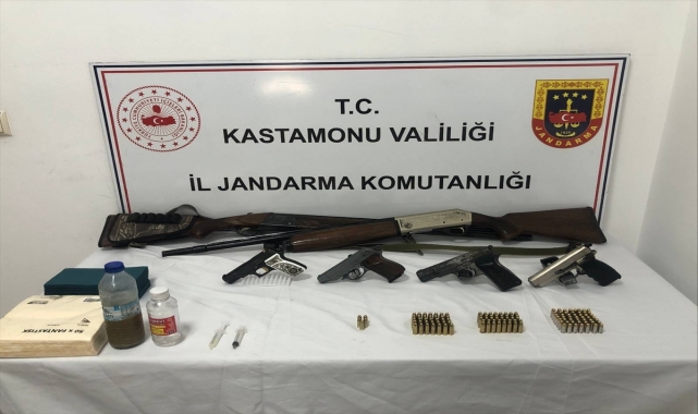 Kastamonu'da silah kaçakçılığı operasyonunda 4 zanlı yakalandı