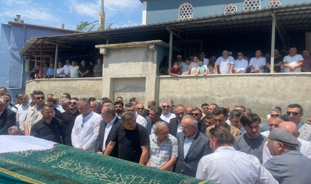 MHP Samsun İl Başkanı Mucur'un annesi Düriye Mucur'un cenazesi defnedildi