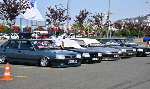 Modifiye araç tutkunları Trabzon'da düzenlenen festivalde bir araya geldi