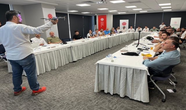 Samsun'da yeni nesil habercilik için gazetecilere dron eğitimi veriliyor