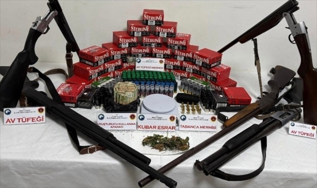 Sinop’ta uyuşturucu ve silah operasyonlarında 3 zanlı yakalandı