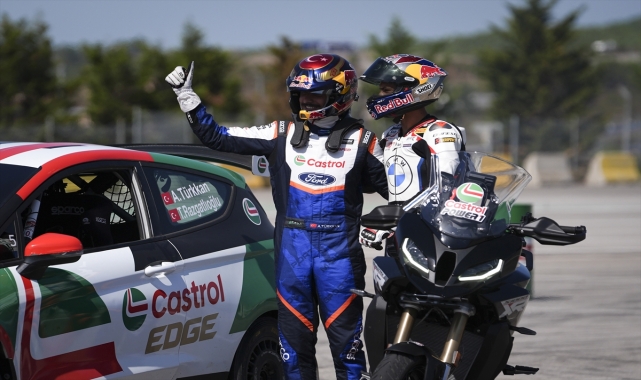 Toprak Razgatlıoğlu ve Ali Türkkan Castrol Performance Day etkinliğinde buluştu