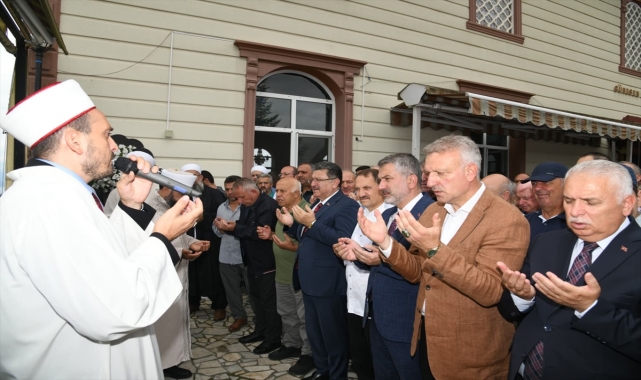 Trabzon'da denizde boğulan çocuğun cenazesi defnedildi
