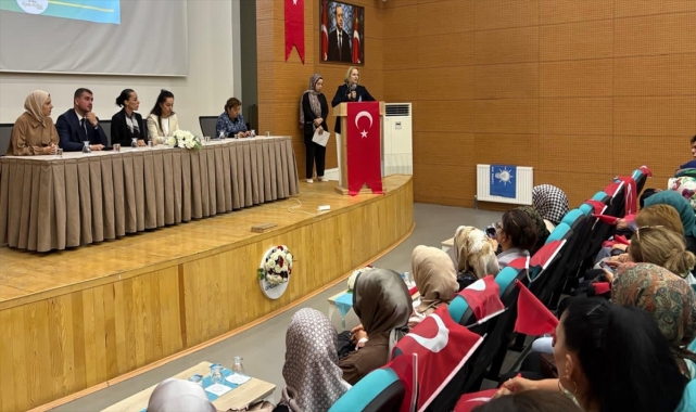 Artvin'de AK Parti kadın il danışma meclisi toplantısı yapıldı