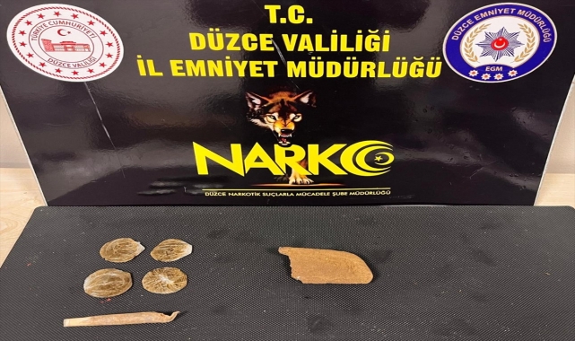 Düzce'de uyuşturucu operasyonunda yakalanan 2 şüpheli tutuklandı
