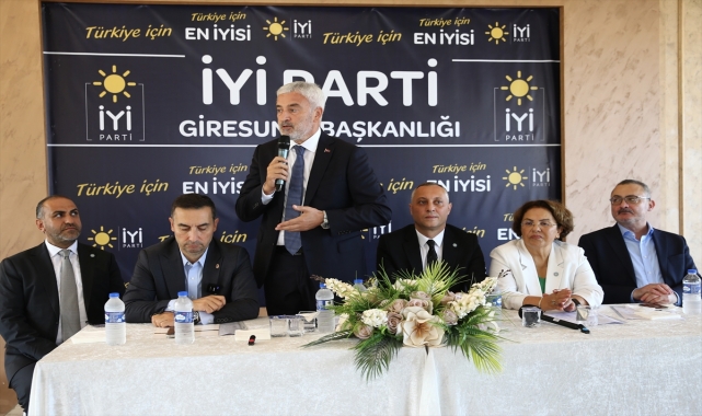 İYİ Parti Genel Başkan Yardımcısı Yılmaz, Giresun'da gazetecilerle bir araya geldi
