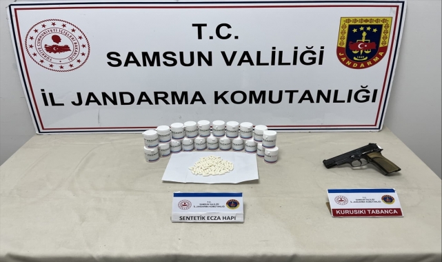 Samsun'da 1317 sentetik ecza hapı ele geçirildi