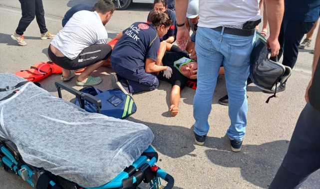 Sinop'ta otomobil ile çarpışan motosikletin sürücüsü yaralandı