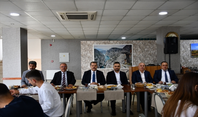 Vezirköprü'de üniversite kazanan öğrencilere veda programı