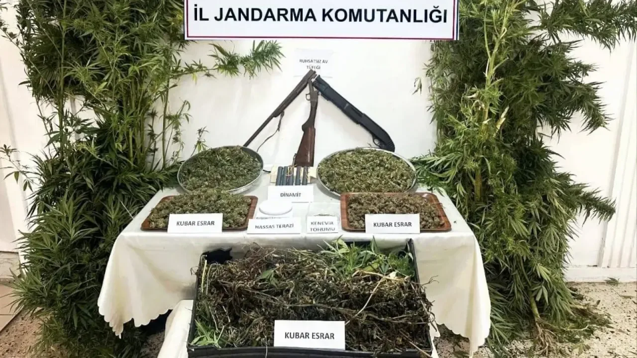 4,5 kilo kubar esrar ele geçirildi