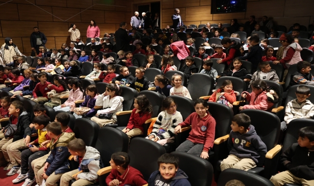 Bayburt'ta kırsalda yaşayan öğrenciler sinema keyfi yaşadı