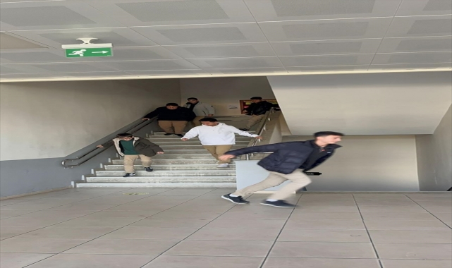 Bolu'da okullarda afet tatbikatı yapıldı