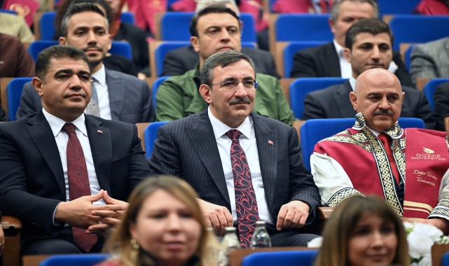 Cumhurbaşkanı Yardımcısı Yılmaz'a Düzce Üniversitesinde