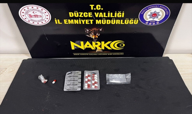 Düzce'de uyuşturucu operasyonlarında 3 zanlı tutuklandı