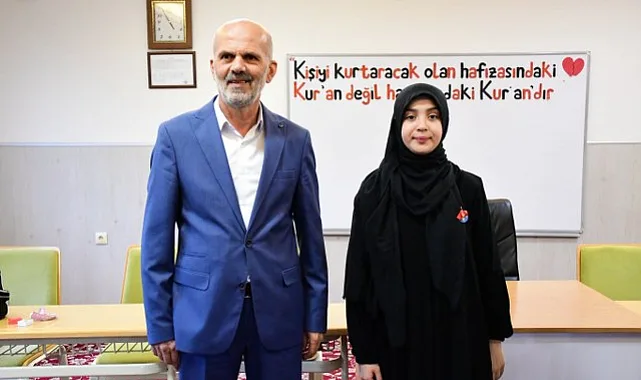 Ladik Belediye Başkanı Topal, Türkiye Birincisi Hafize’yi Ziyaret Etti