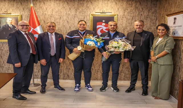 Milli boksör Havvanur Kethüda Trabzonspor Kulübü'nü ziyaret etti