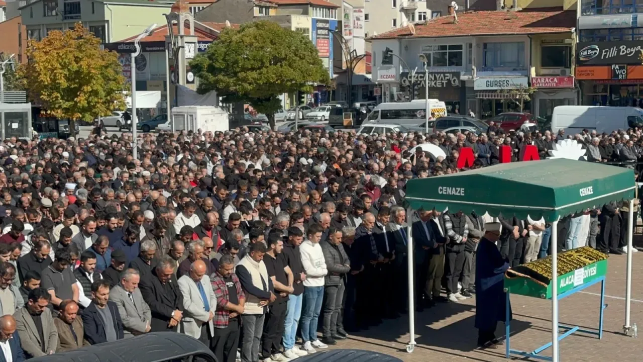 Traktör tamir ederken yaralanan genç yaşam mücadelesini kaybetti