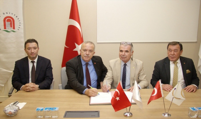 Amasya Üniversitesi ile Merzifon TSO arasında eğitimde işbirliği protokolü imzalandı