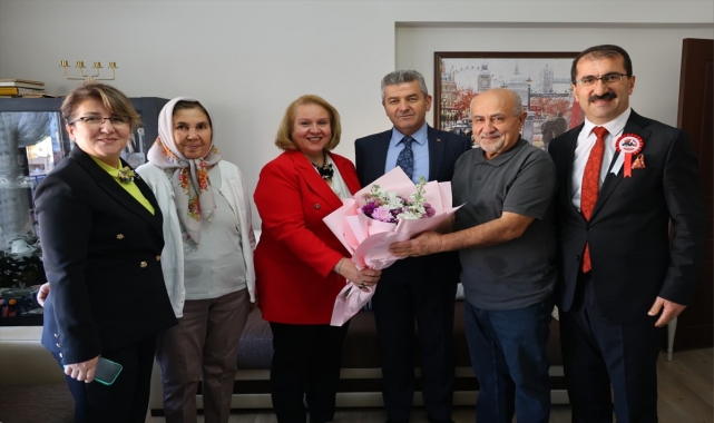 Artvin Valisi Ergün'den 24 Kasım Öğretmenler Günü ziyareti