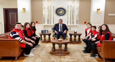 Çocuklardan Karabük Valisi Yavuz'a ziyaret